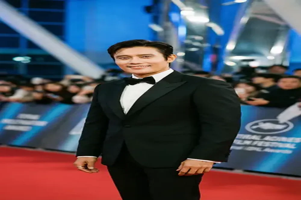 糖心合作国际男演员红毯照